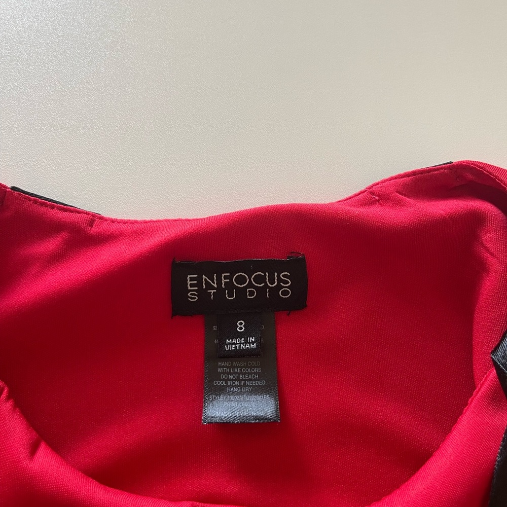 Sleeveless pencil dress - Picture 4 of 4